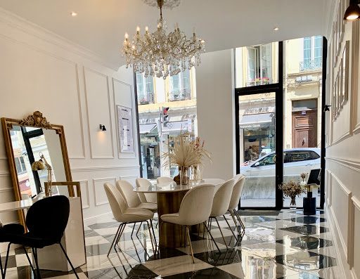 La Maison Jeilan vous propose des prestations d'élite dans un cadre raffiné. Au programme : Microblading signature