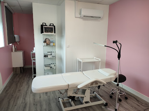 Découvrez les soins éco-responsable à l'institut de beauté Derm'Ô beauty à Vierzon dans le cher(18). Un accueil chaleureux vous y attend !