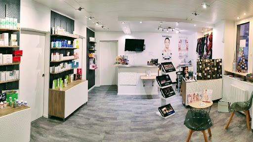 L'Institut de beauté et bien-être Zénitude situé à St Genest-Lerpt (42530) vous accueille du mardi au samedi en non-stop.