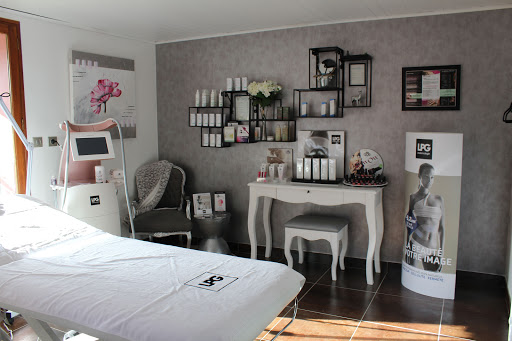 Institut de beauté situé à 5 min d'Aix-les-Bains. Vous trouverez tous les soins de beauté: Epilation à la cire