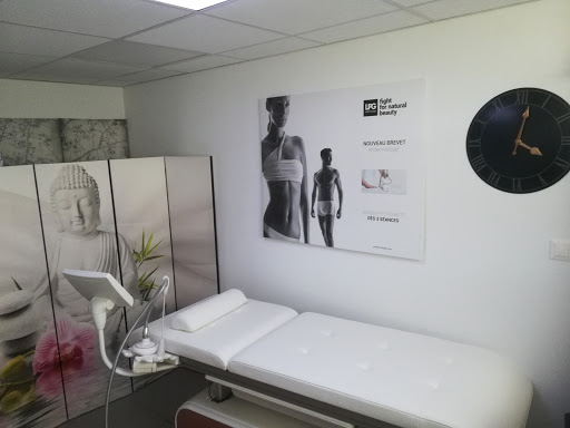 Le salon LUXOZEN à Saint-Jean-de-Maurienne - 73300 vous accueille dans une ambiance conviviale pour un instant beauté