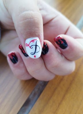 LM Beauty Bar situé dans le centre commercial Auchan est un bar à ongles & salon de beauté qui vous propose : manucure et beauté des pieds