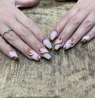 L'Onglerie d'Alicia dans le Rhône – Profitez d’une large gamme de prestations pour sublimer les ongles de vos mains et de vos pieds : vernis semi-permanent