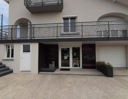 Orphéa beauté est un institut proposant de nombreuses prestations : épilations