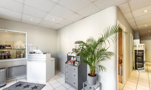 Institut de beauté Sérénité à Sennecey-le-Grand vous accueille du Lundi au Samedi. Prise de rendez-vous par téléphone au : 03 85 94 86 44.