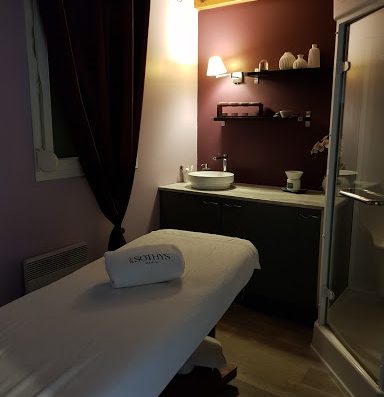 Notre institut est composé de professionnels attentifs à votre bien-être. Nous vous proposons une gamme complète de soins dispensés par des experts qualifiés.