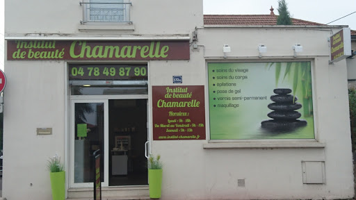 L’institut Chamarelle vous accueille dans des salles climatisées à Décines-Charpieu et propose ses services pour vous apportez les meilleurs soins pour votre bien-être.