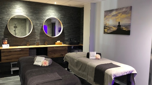Institut So'Harmony votre espace beauté & spa à Caluire et Cuire. Réservez dès maintenant votre soins. 04 72 26 68 54