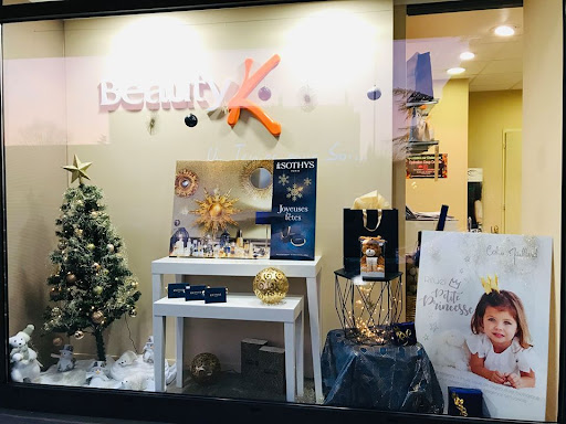 Karène et son équipe vous accueillent du lundi au samedi dans leur institut de beauté pour vous prodiguer des soins aux vertus relaxantes