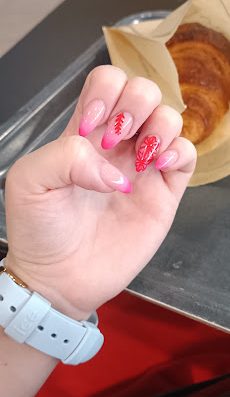 Le salon de beauté et onglerie MD Beauty Nails à Dijon vous invite à venir vous faire beau et belle et à vous faire chouchouter de la tête aux pieds.