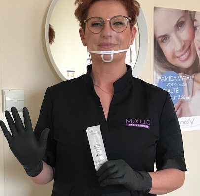 Je vous reçois dans un appartement privé à l'ambiance chaleureuse au coeur d'Orléans où j'exerce le maquillage permanent et la dermochromatic.