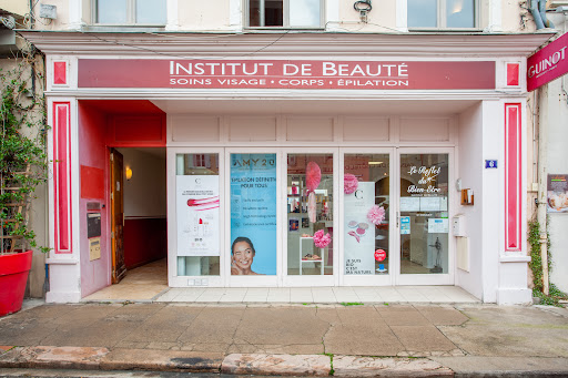L'institut de beauté Le Reflet du Bien Etre à Tournus vous propose une gamme complète de soins alliant beauté