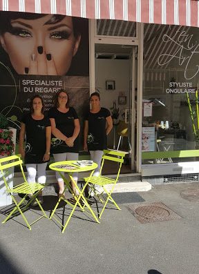 Bienvenue chez Zen Art' où nous vous accueillons toute l'année dans notre institut à Thonon. Pose d'ongles gel