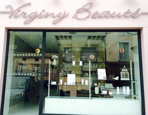 À l'institut de beauté L'Expertise Holistique by EOO à Beaujeu