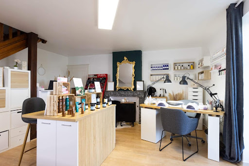Votre institut de beauté Villa F. à Chazelles-sur-Lyon vous accueille pour vos : soins de peau