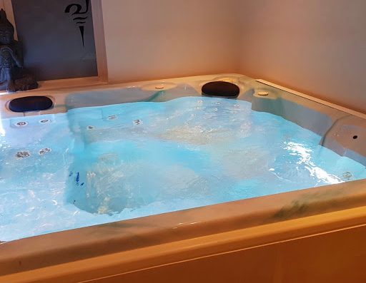 Envie de vous offrir un petit moment de détente ? Échappez au stress dans un espace de détente à atmosphère asiatique. Trouvez refuge aux Temple des Sens !