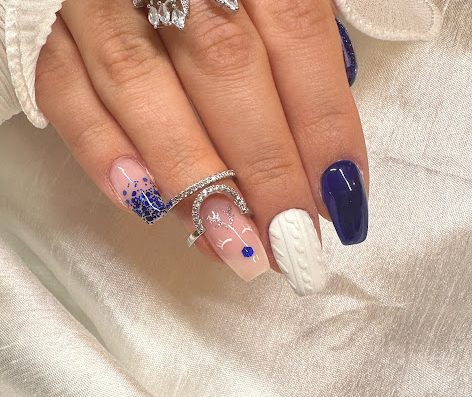 Bienvenue Chez O'MyNails. Prothèssiste ongulaire forte de 8 années d'expérience je métrais tout en œuvre pour réaliser le meilleur de mon travail sur vos ongles