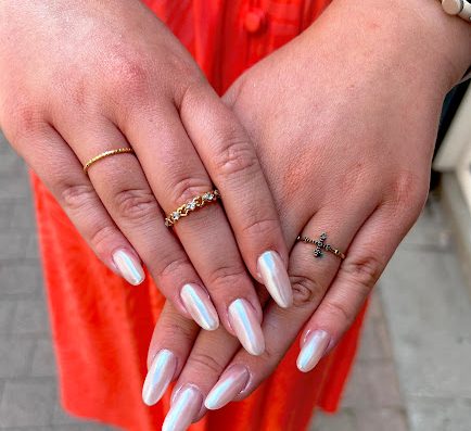 Tatouages et Ongles Issoire | Notre boutique vous accueil à Issoire du mardi au samedi pour vos projet tatouages et la beauté de vos ongles.