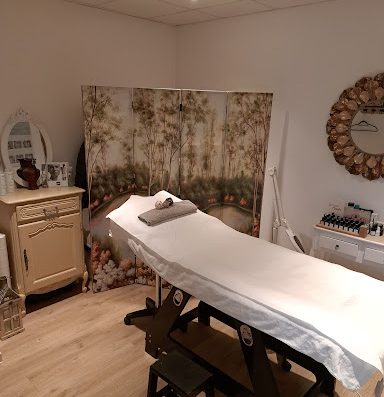 Le Cocon De Lucie institut de beauté situé à Nailly près de Sens 89100 Epilations-Modelages-Soins du visage-Soins du corps-LPG