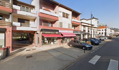 Dans une atmosphère douce et harmonieuse l'équipe d'Escale Beauté est heureuse de vous accueillir dans son institut du mardi au samedi. Soins